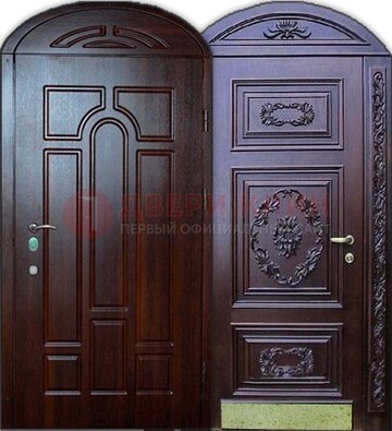 Стильная железная арочная дверь с декоративным элементом ДА-24 в Волгограде