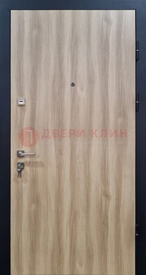 Светлая металлическая дверь с МДФ ДМ-340 в Волгограде