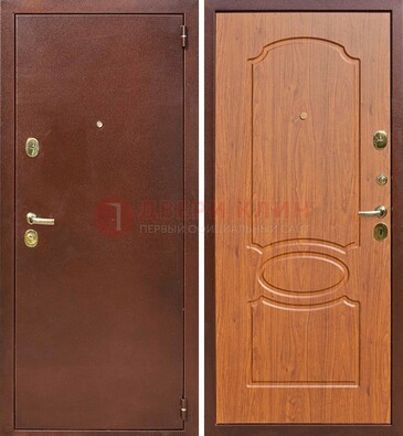 Коричневая стальная дверь с порошковым напылением ДП-137 в Голицино