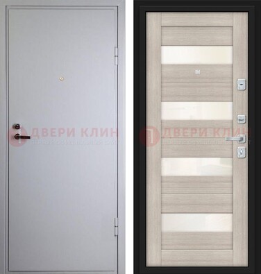 Белая железная дверь с порошковым напылением и стеклом ДП-308 в Костроме