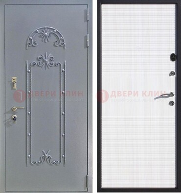 Серая входная дверь с порошковым покрытием ДП-67 в Новосибирске