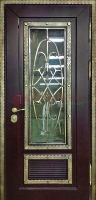 Темная уличная дверь порошок со стеклом и ковкой ДСК-167 в Чебоксарах