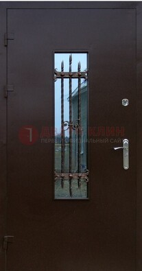 Надежная металлическая дверь со стеклом и ковкой ДСК-47 в Волгограде