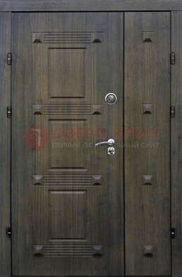 Железная двухстворчатая филенчатая дверь с виноритом ДВТ-143 в Волгограде